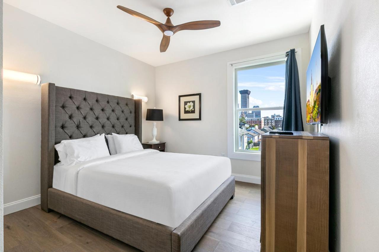 Stunning Near French Quarter Apartment *