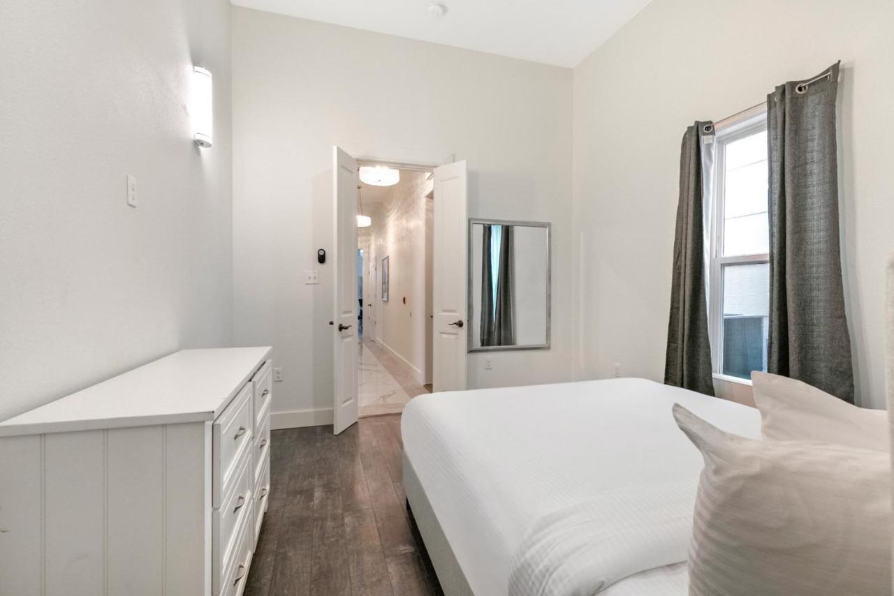 Stunning Near French Quarter Apartment