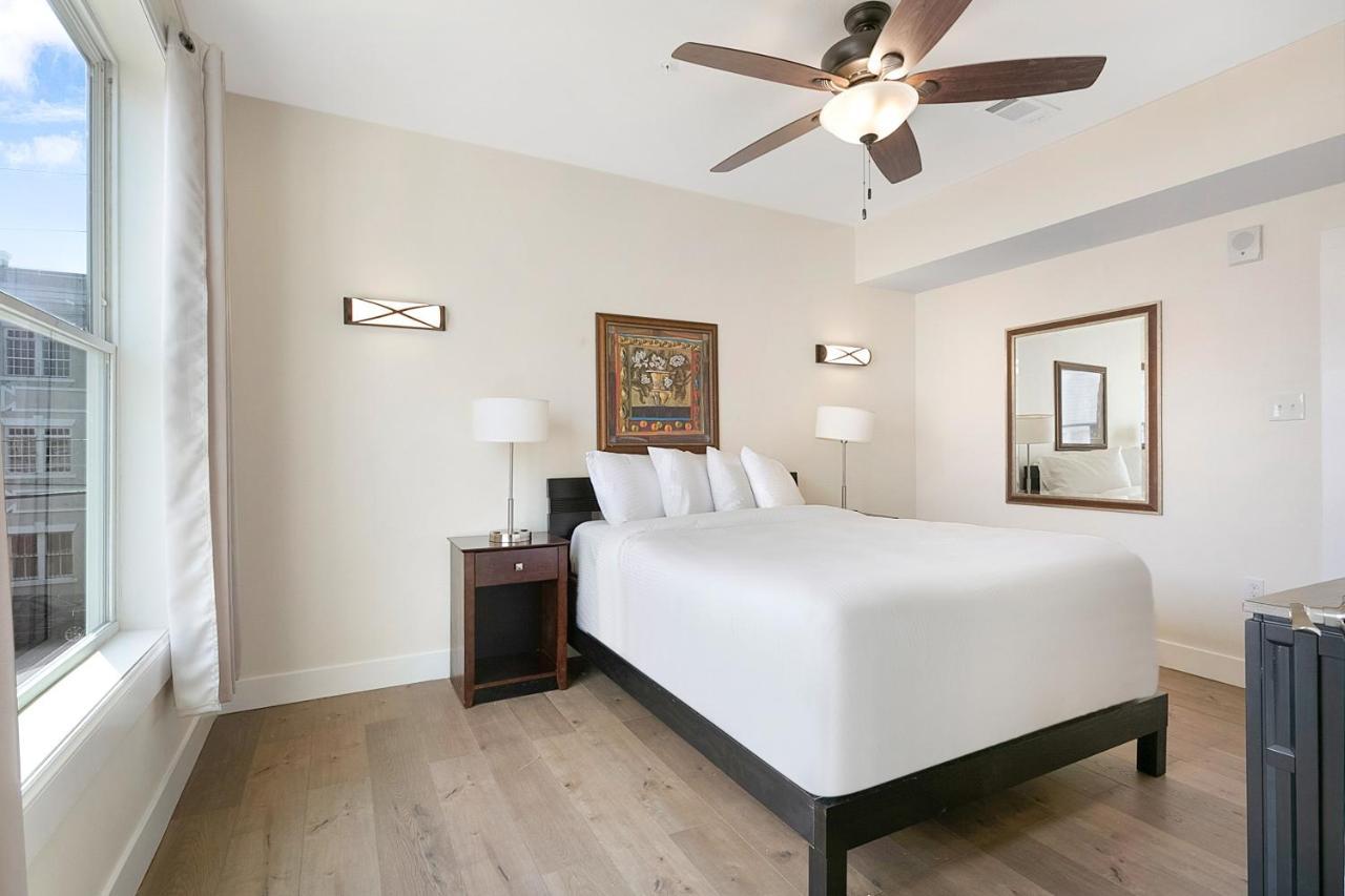Stunning Near French Quarter Apartment