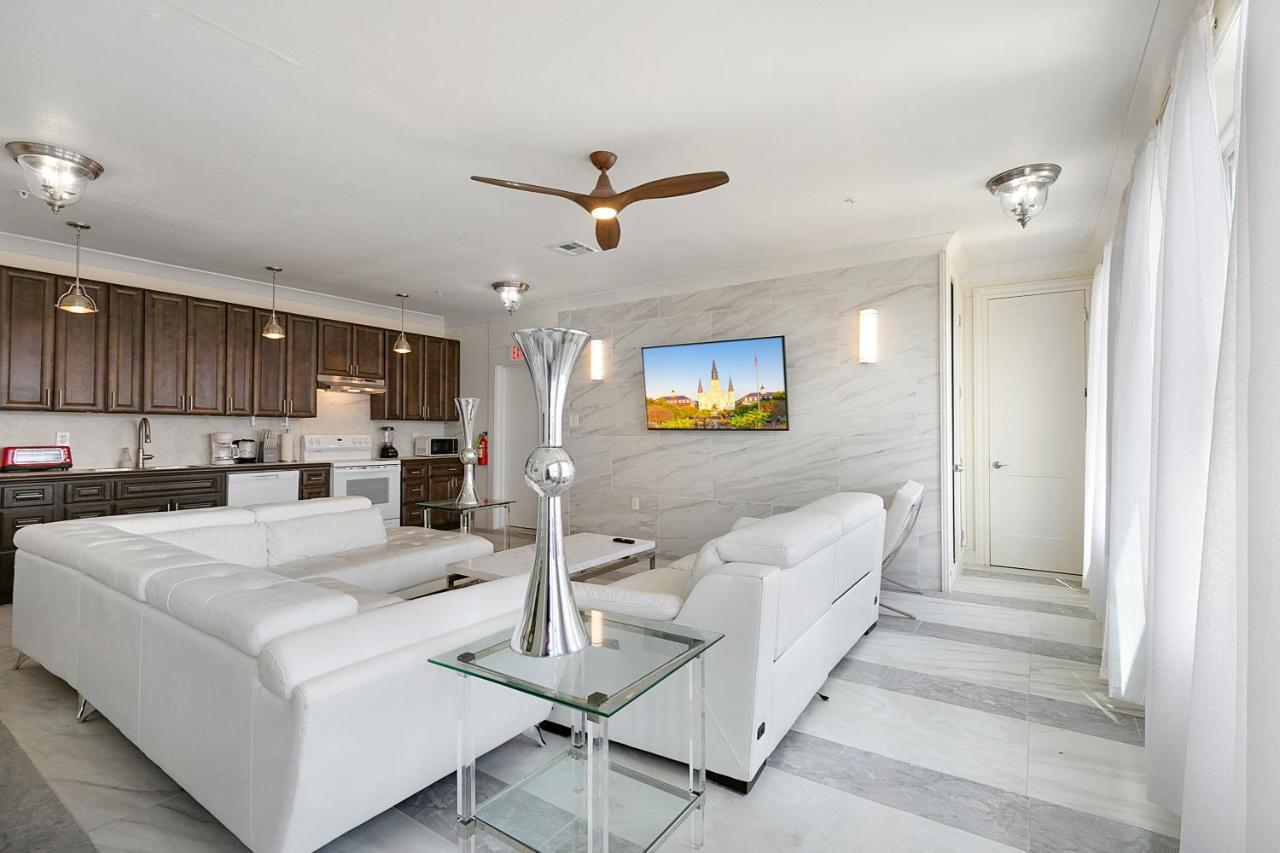 Stunning Near French Quarter Apartment New Orleans